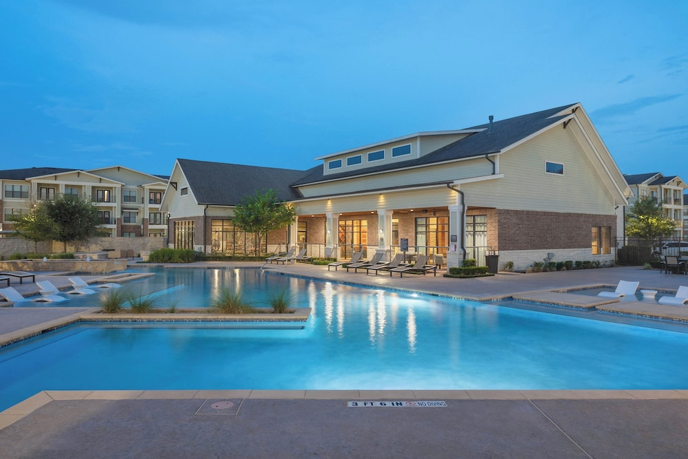 Landing Apartments Grand Harbor Near Falcon Point