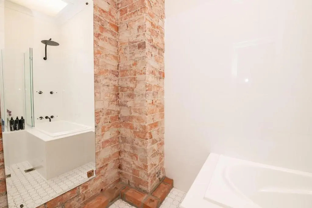 Dunkley House Bathurst Large CBD Heritage Home, Sleeps 10