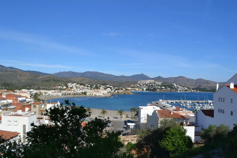 Port Dalí 28