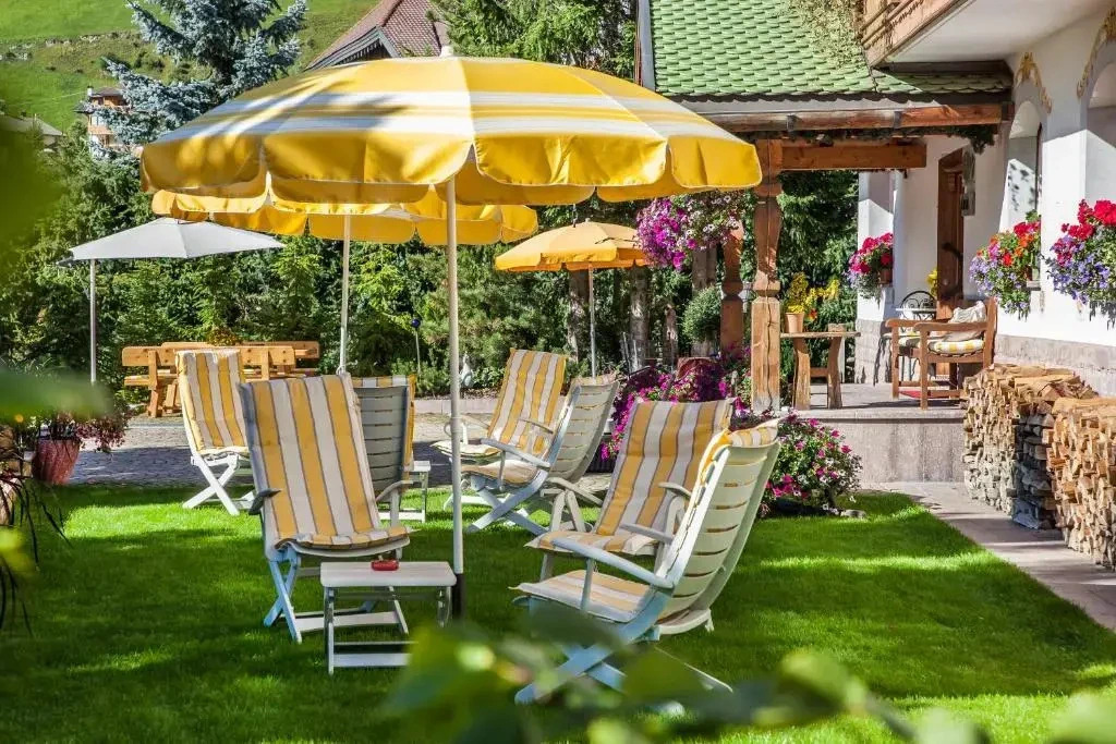 Hotel Garni Concordia - Dolomites Home