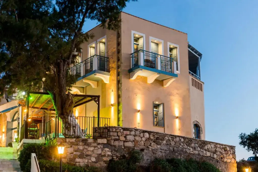Captains House Hotel Suites & Apartments