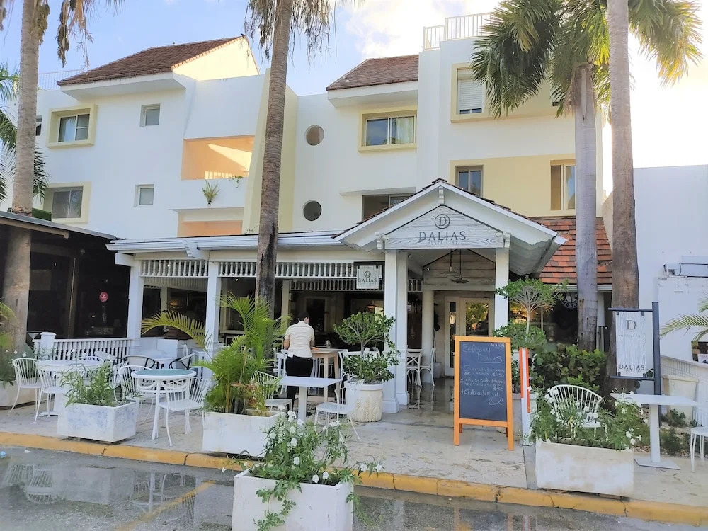 BAVARO ARUBA STUDIOS Ducassi HOTEL ROOFTOP POOL Beach & SPA