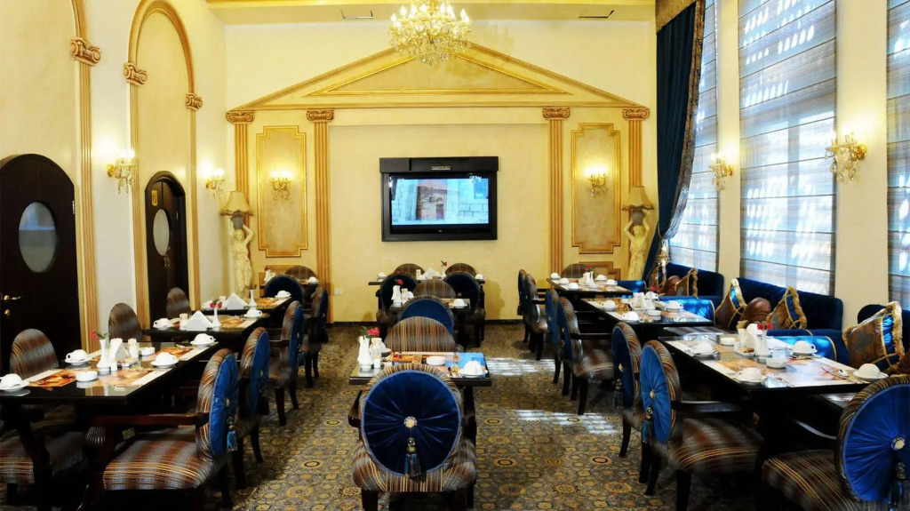 Queens Suite Hotel