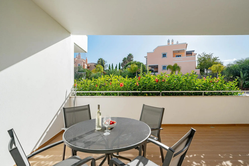 Holiday Apartment in Vila Ancora Lagos, Close to Praia Dona Ana