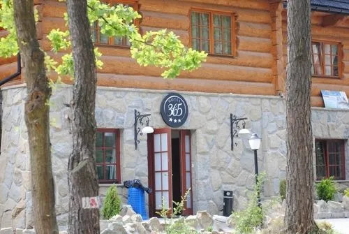 Hotel 365
