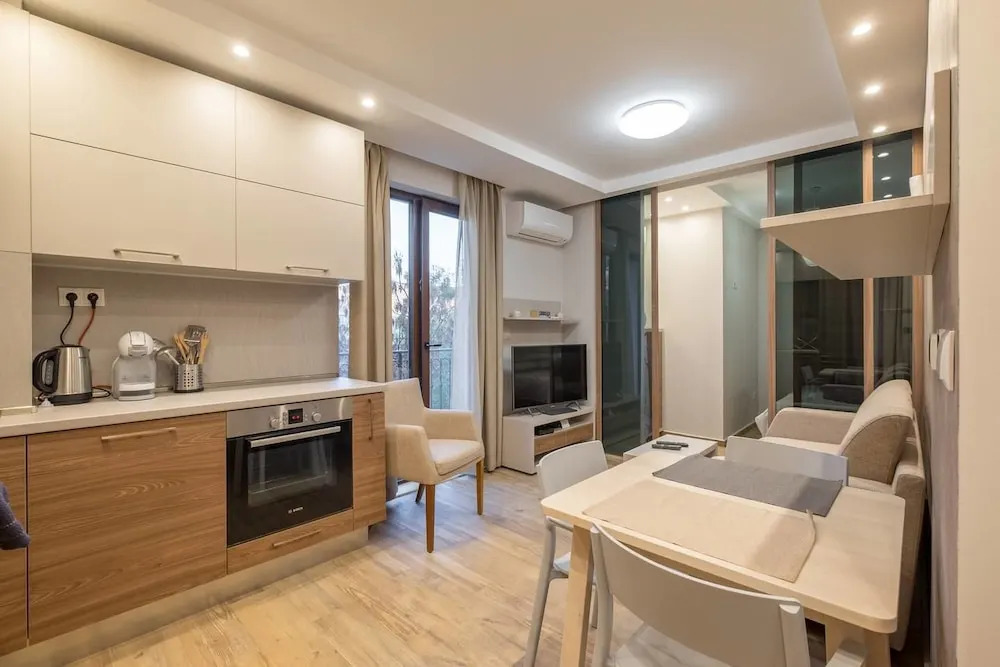 FM Deluxe 1-BDR Apartment - M&M