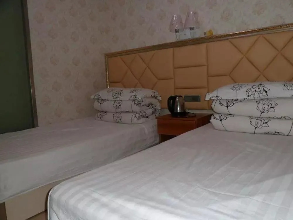 Jintaohong Taoyuan Hotel
