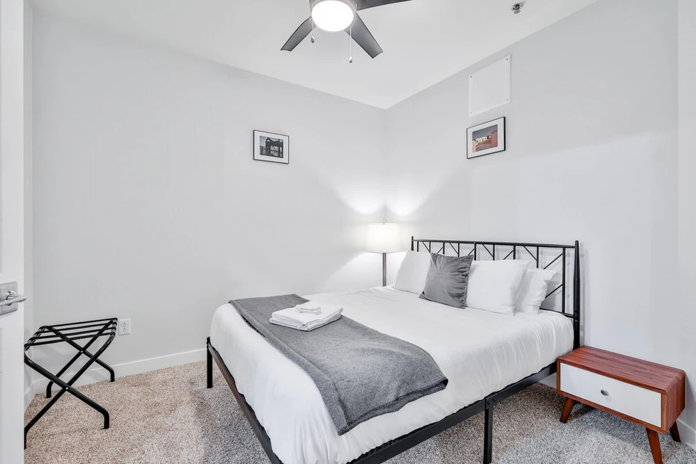 Steelyard - Modern Soulard Apts with Pool by Zencity