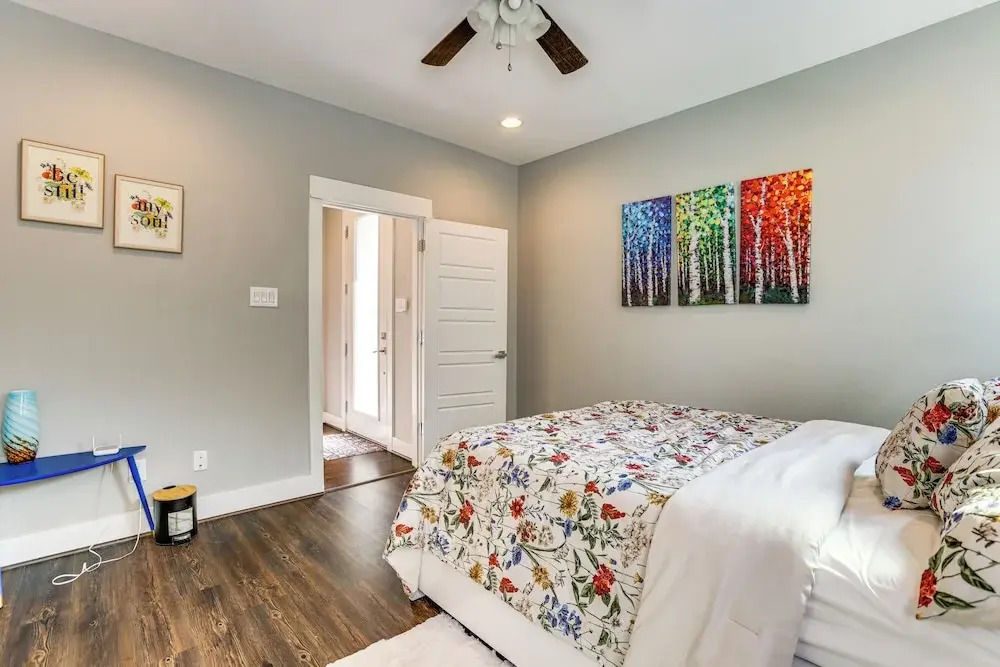 2 Mi to Dtwn: Modern Houston Home w/ Private Patio