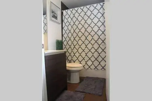 EG Suites - Modern Queen West Condo