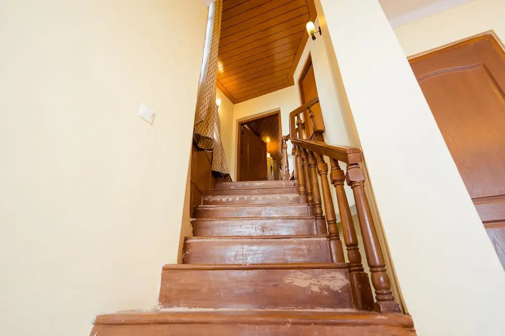 OYO 12429 Home Vintage 3BHK Villa Library Road
