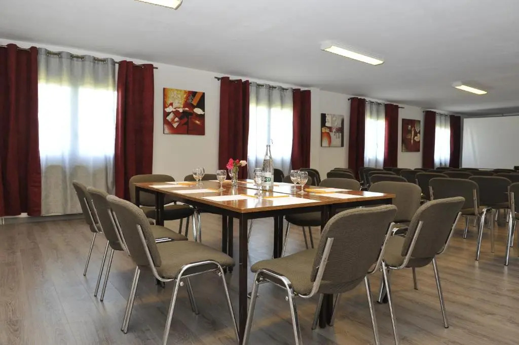 Brit Hotel Confort Dijon Sud