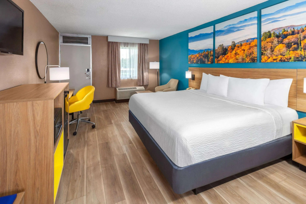 Days Inn by Wyndham Shelby