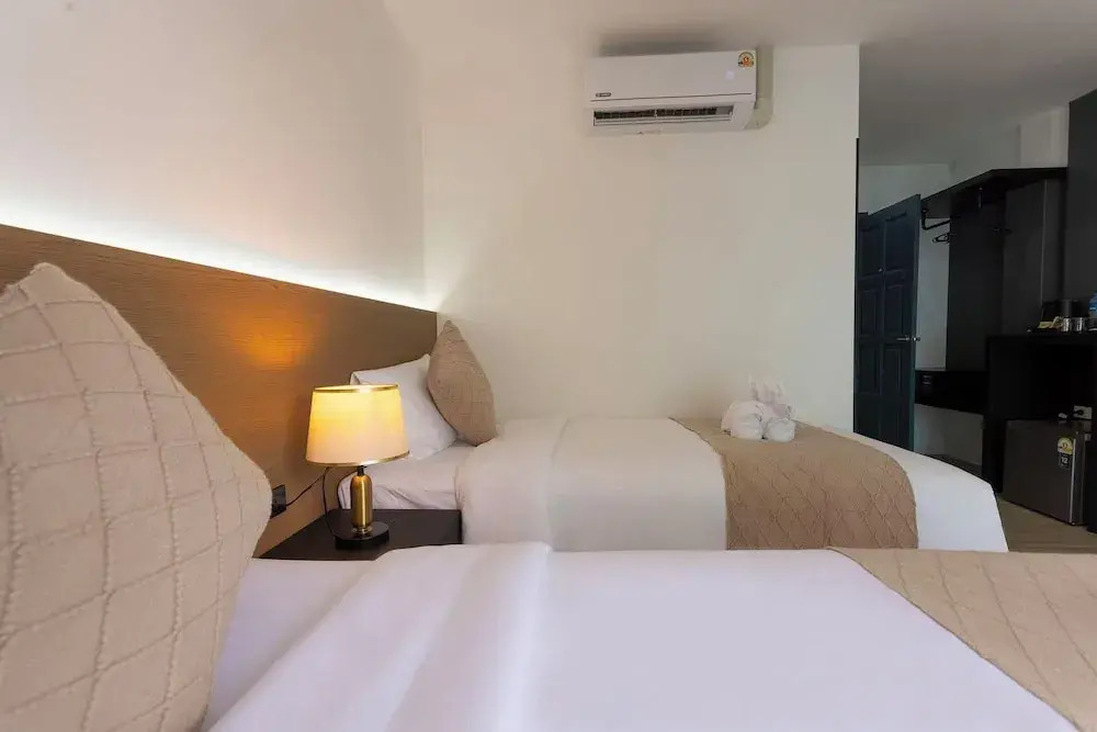 XL PATONG Hotel