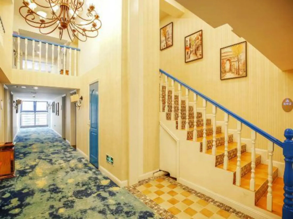 Xihuan Hotel (Chengdu Zhaojue Temple South Road Metro Station)