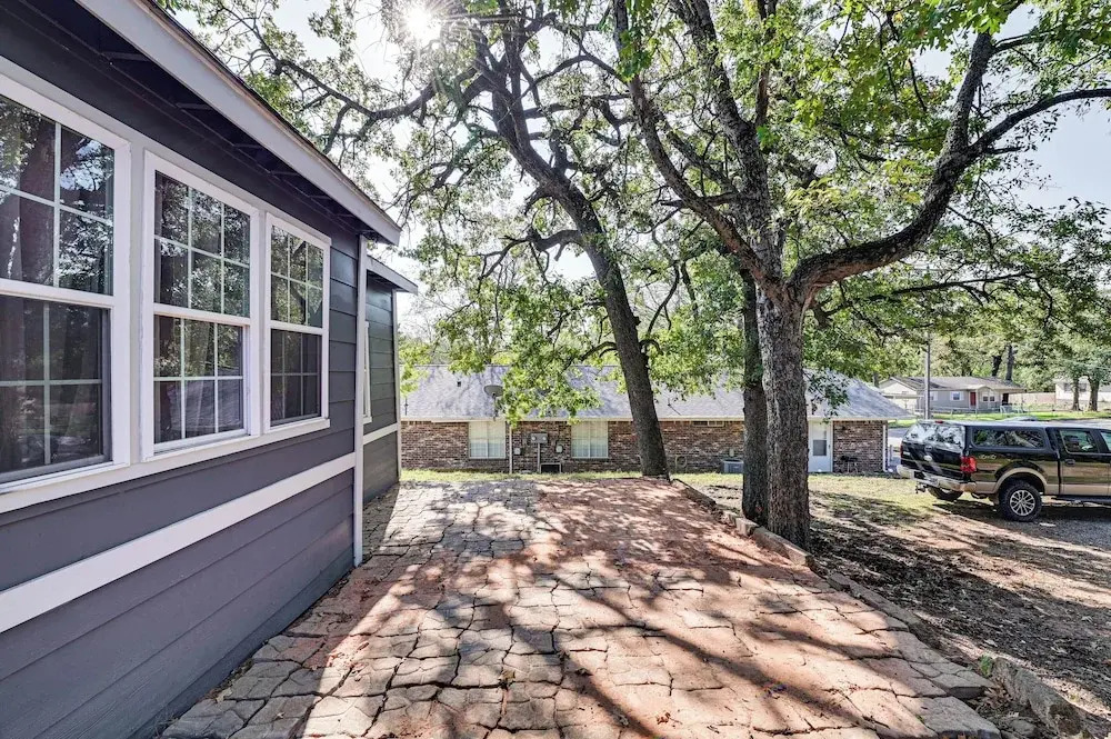 Near Campus & Casino: Family-friendly Durant Home!