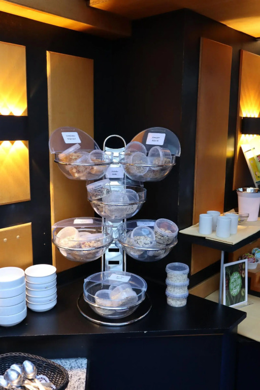 Avenue Hotel