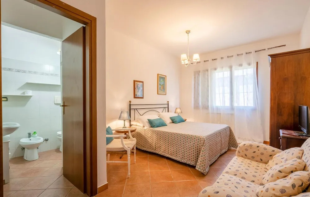 Awesome Home in Montalto di Castro With Outdoor Swimming Pool, Wifi and 7 Bedrooms
