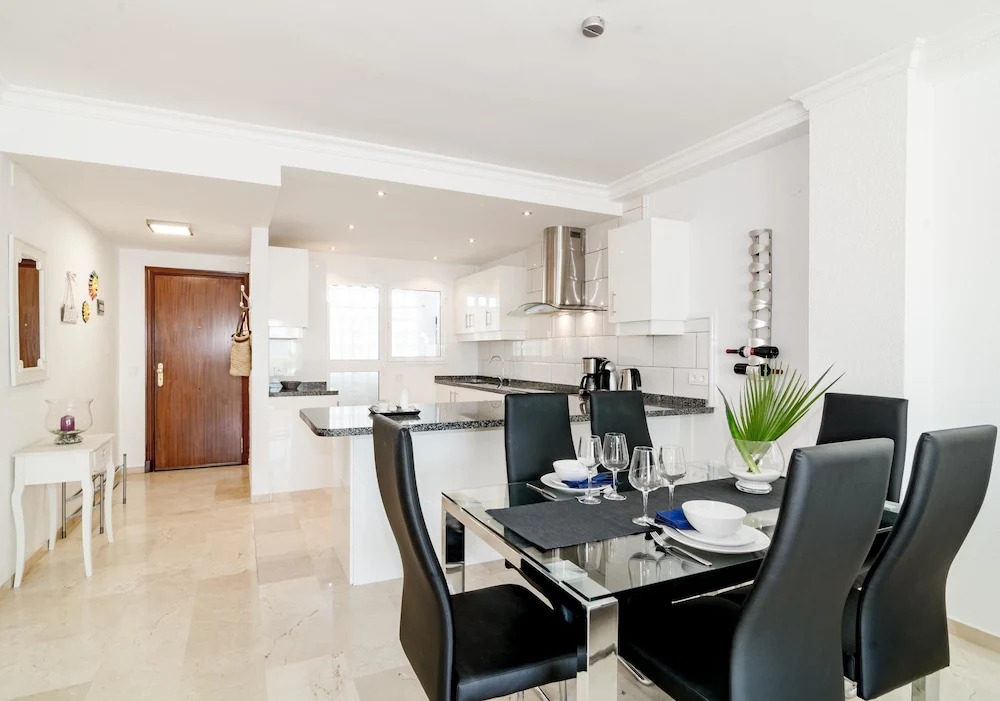PP- Fantastic 2 bedroom apt with roof top terrace
