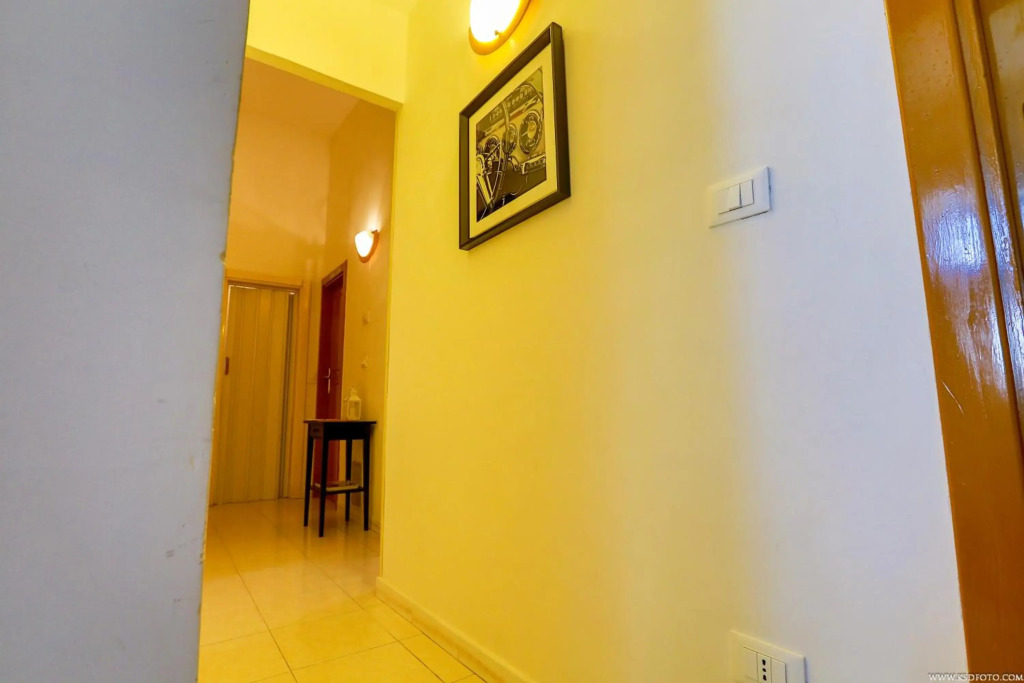 Gordons Apartment