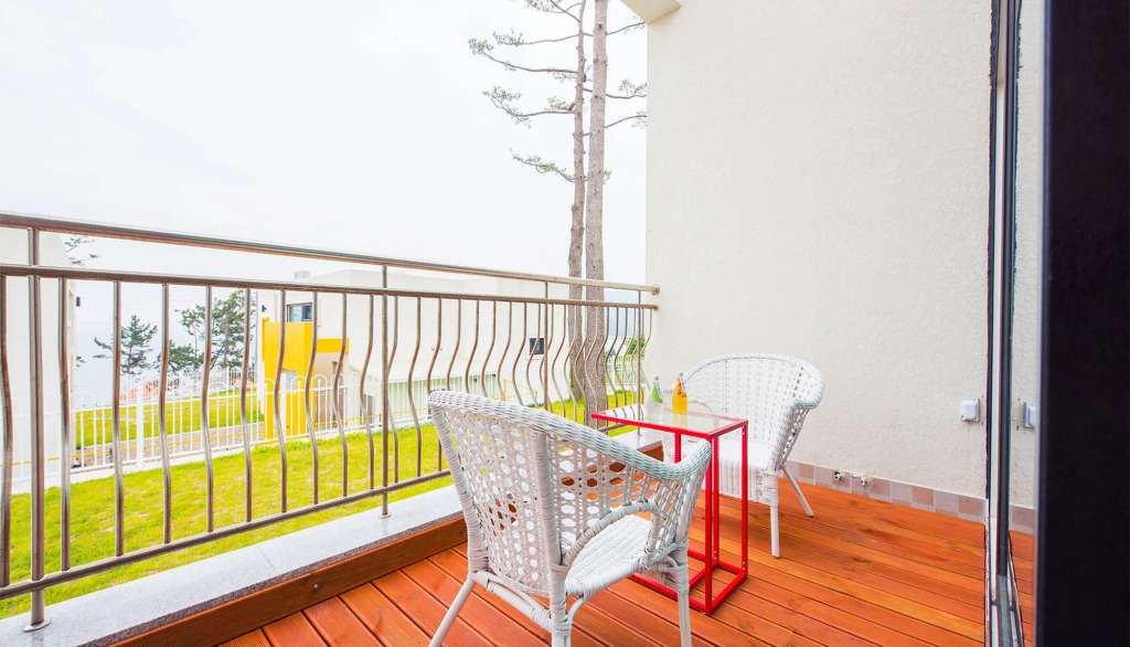 Sea & Pine Pension