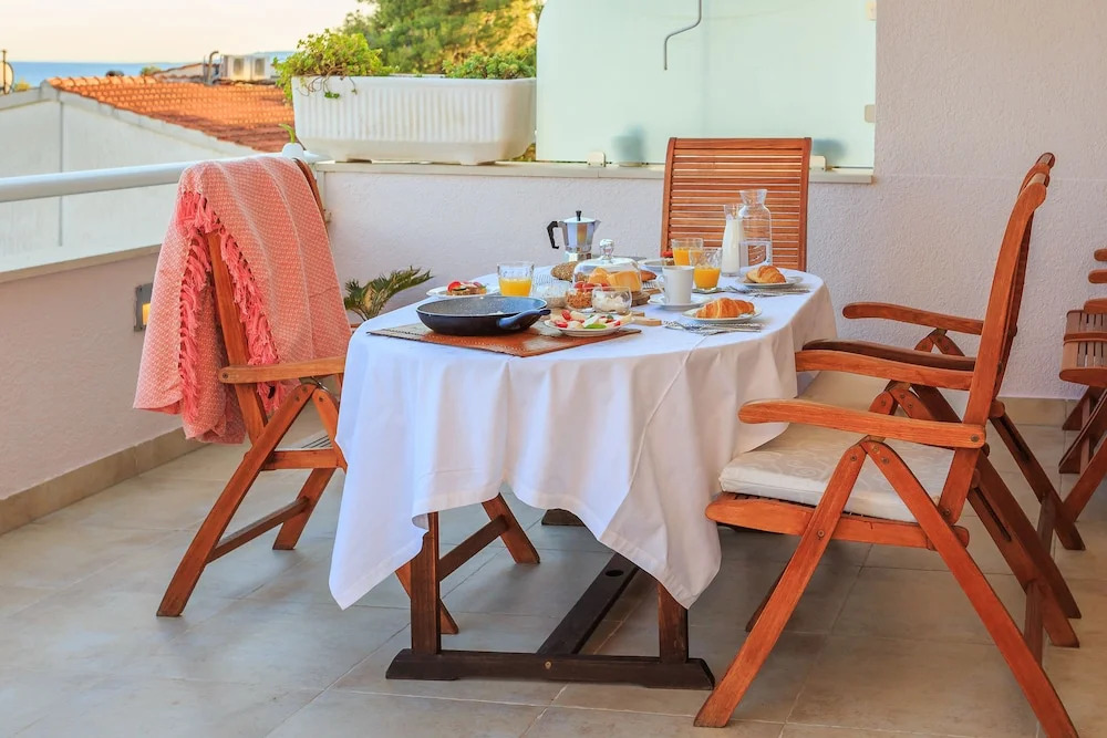 Villa Lola