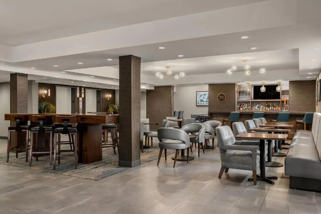 Four Points by Sheraton Chicago Westchester/Oak Brook