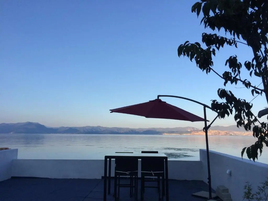 Erhai Guichu Sea View Inn
