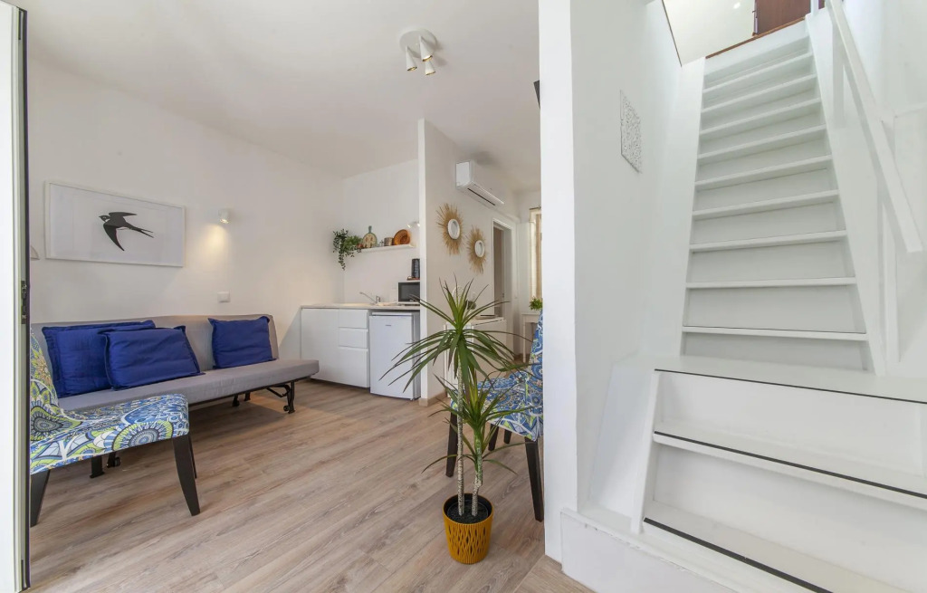 B48 - Olive Tree Street 2 Bed Apartement