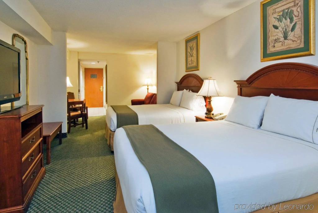 Holiday Inn Express Hotel & Suites Emporia by IHG