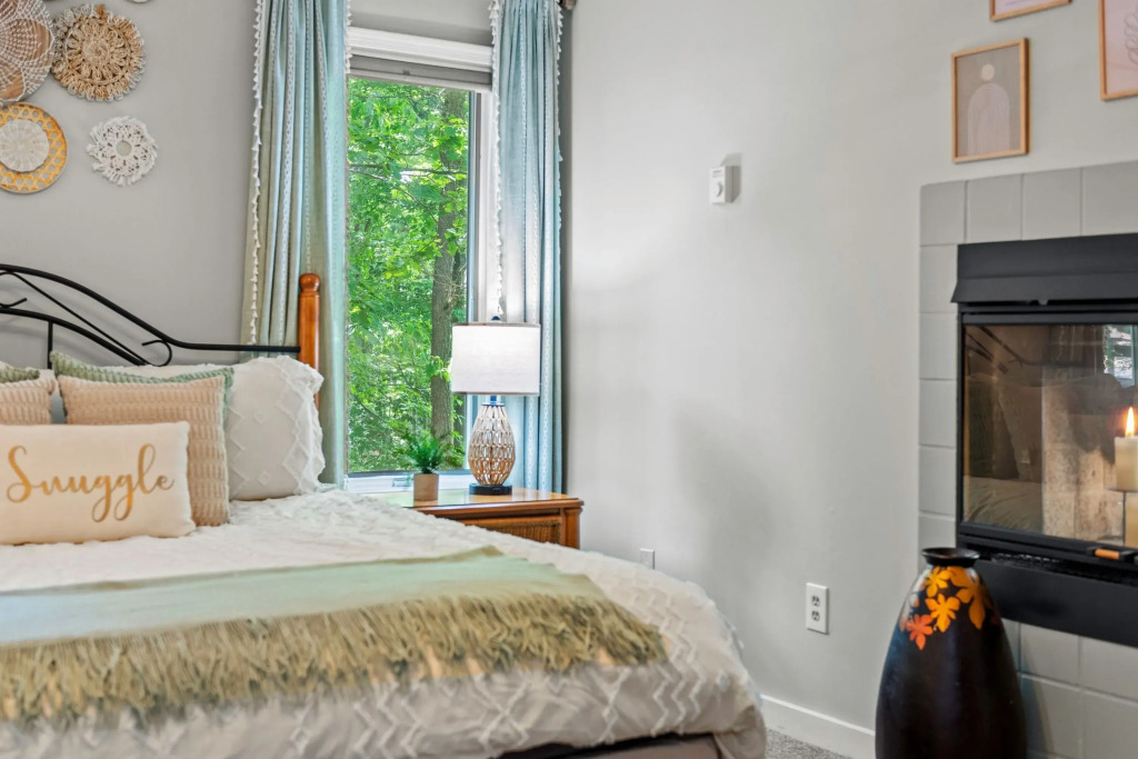 The Boulder Inn by Avantstay Indoor Hot Tub, Game Room, Outdoor Fire Pit