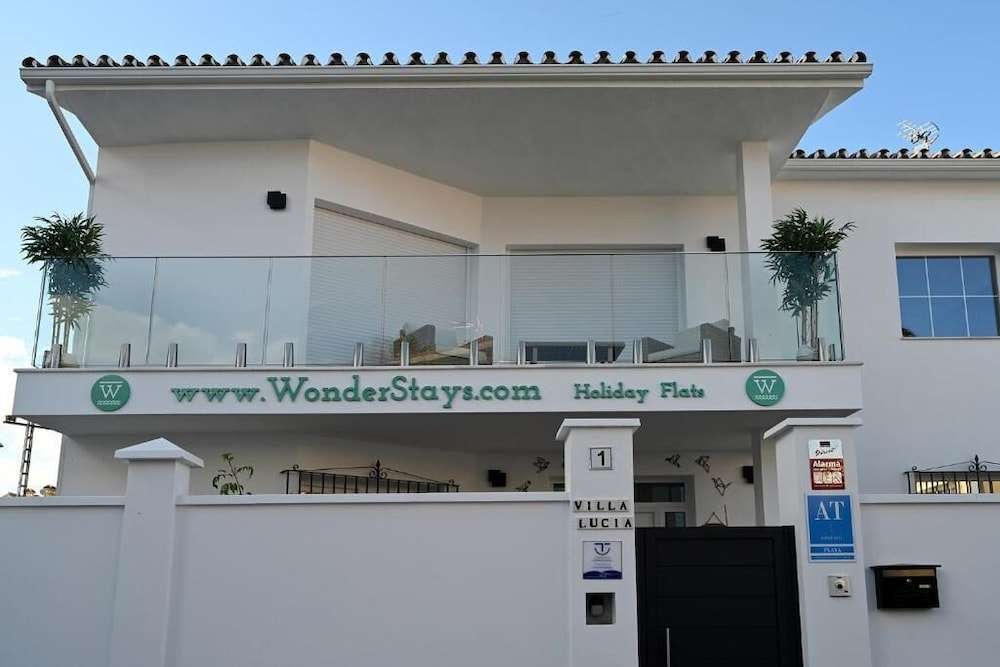WonderStays Villa Lucía