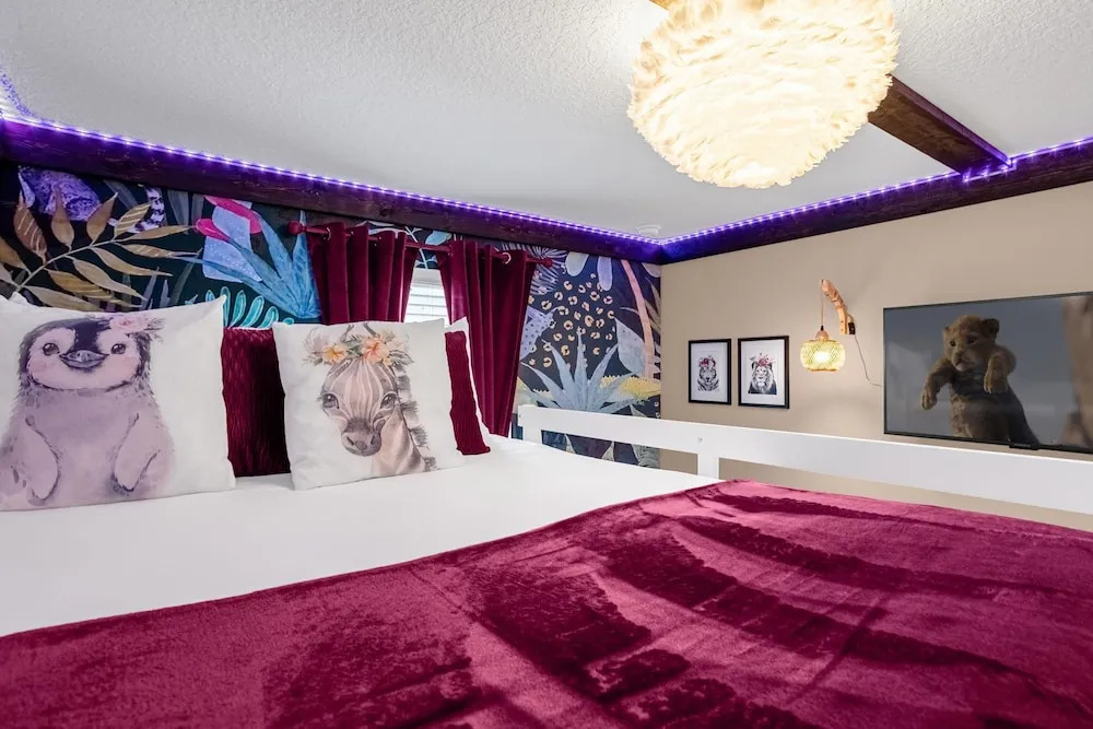 Upstay - Solara Resort Home w Pool BBQ Gamesroom