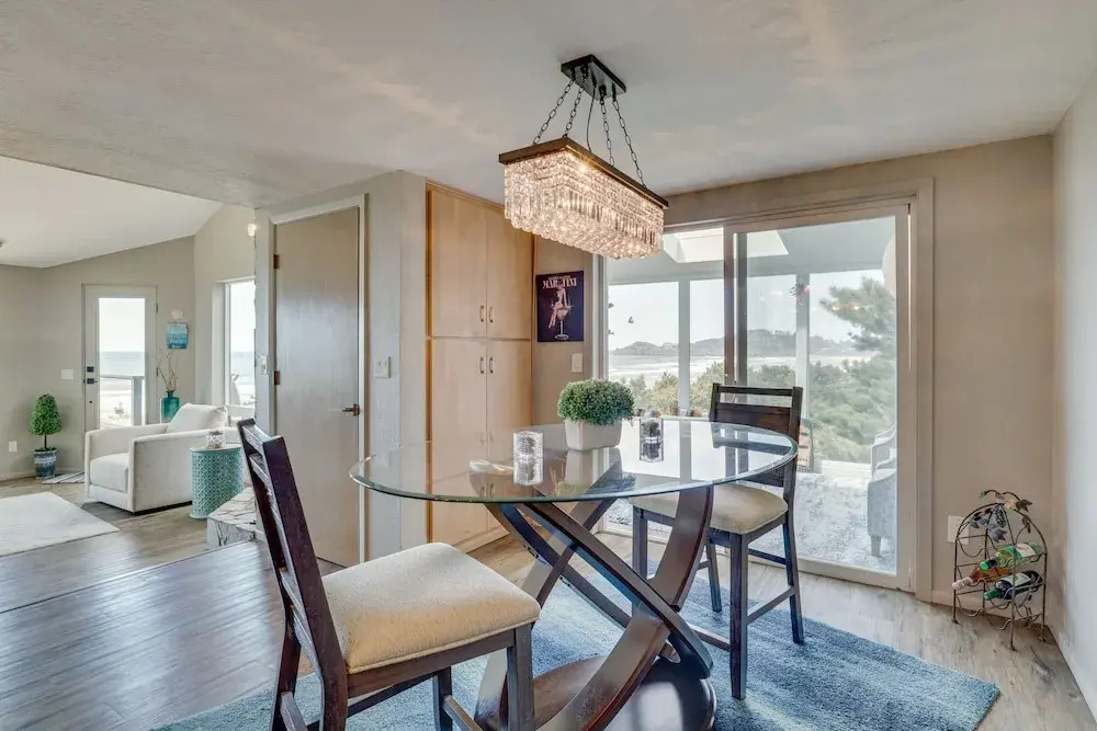 Pacific Penthouse With Sunroom & Ocean Views!