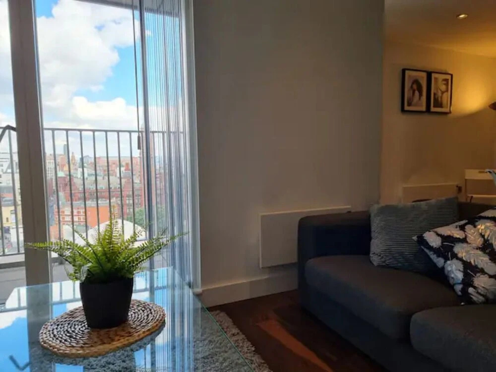Modern 2 Bedroom Apt in Manchester City+En-Suite