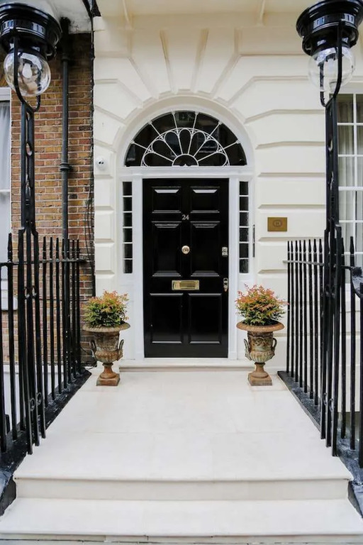 Henry's Townhouse