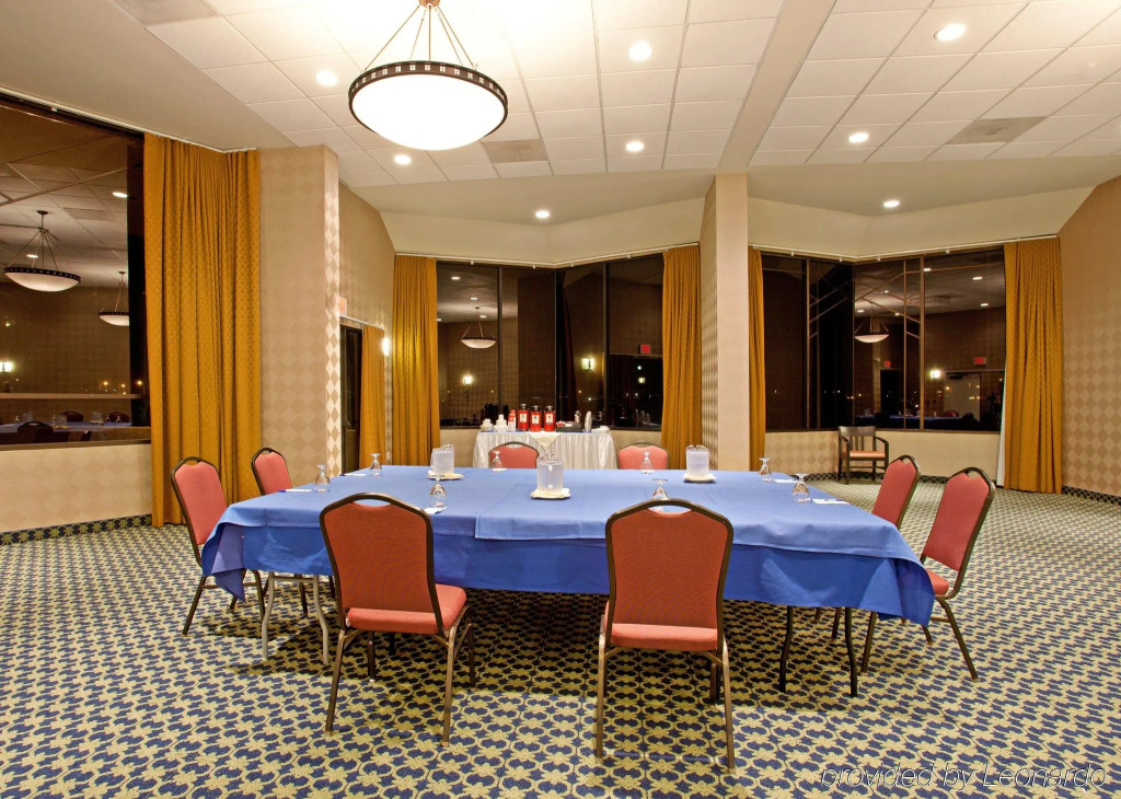 Holiday Inn Express Hotel & Suites Ventura Harbor by IHG