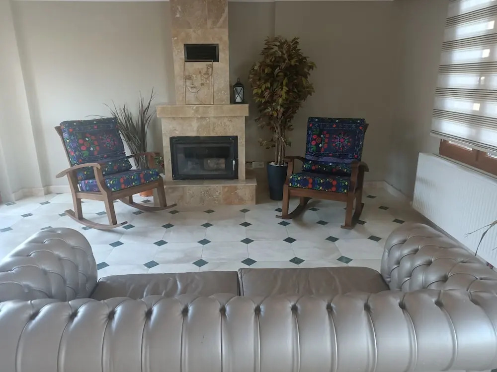 Ebruli Otel Cunda