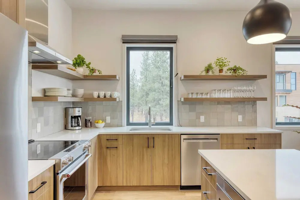 2 Units Minutes to Old Bend Deck + Hot Tub 1216 Skyline Ranch by Avantstay