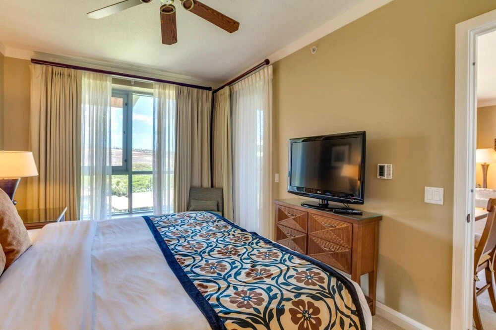 K B M Resorts- Hkk-816 Over-sized 1bdrm, 690 sq. Ft., Easy Pool and Beach Access, Remodeled!