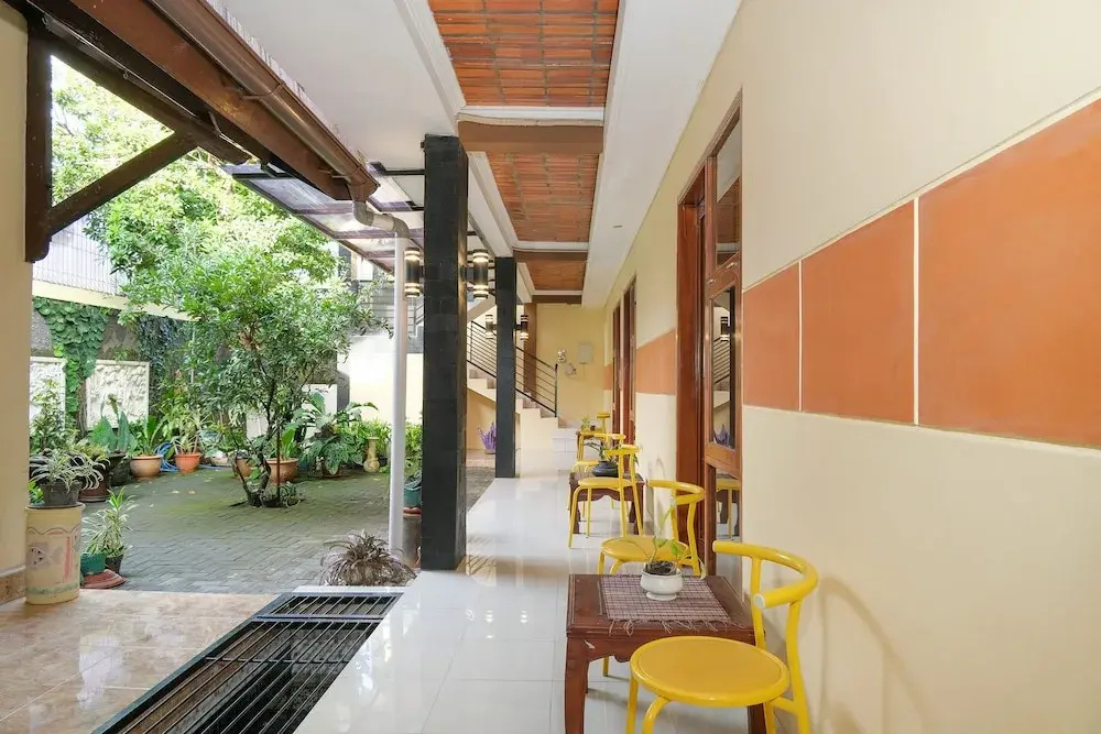 OYO 577 Ndalem Pundhi Guest House