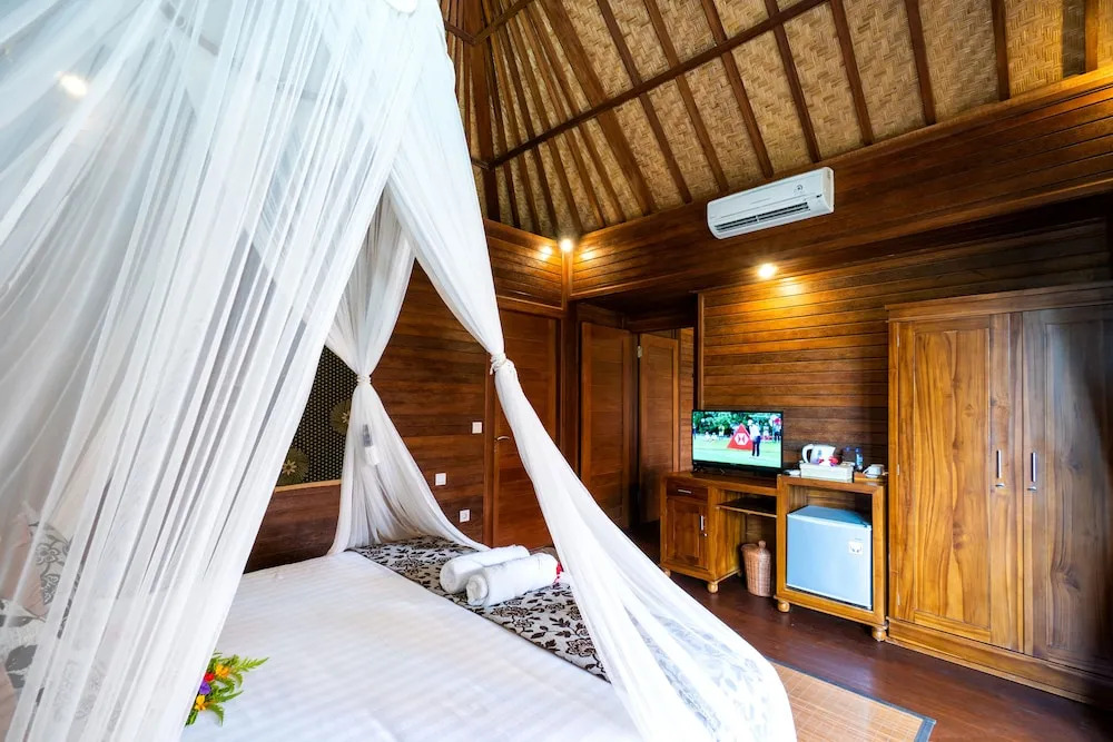 Tapa Bale Gede Nusa Lembongan
