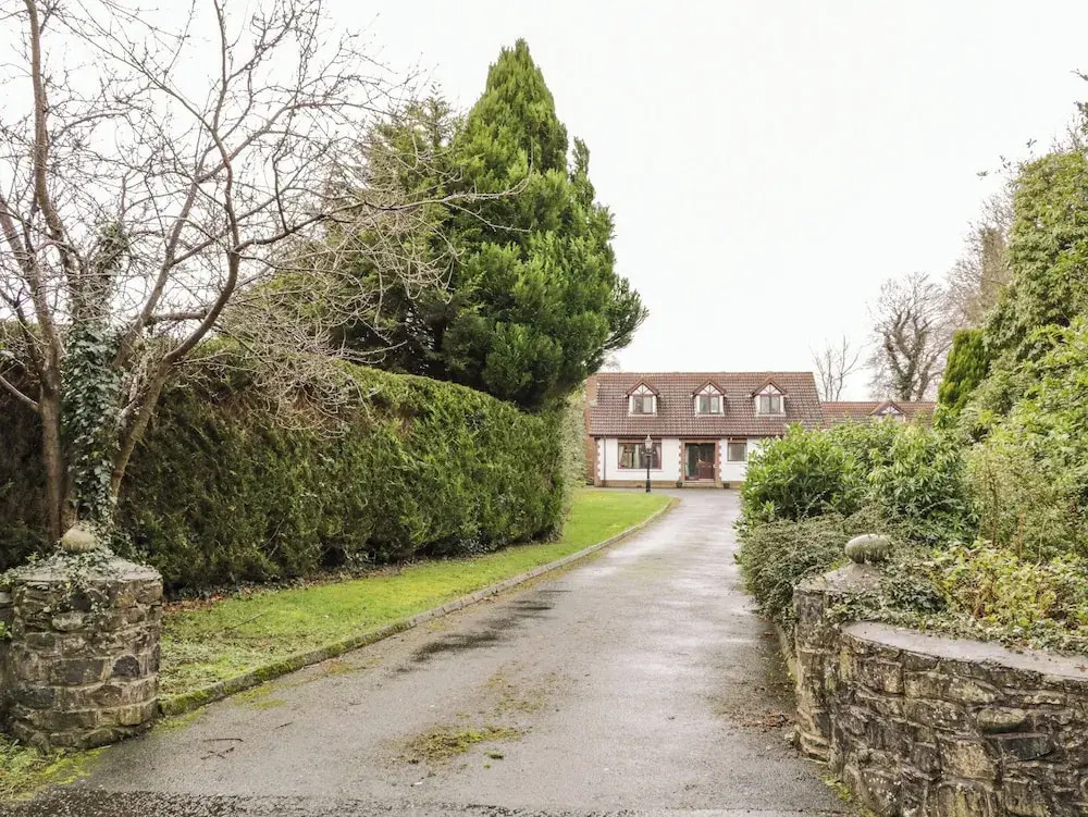 Tudor Lodge