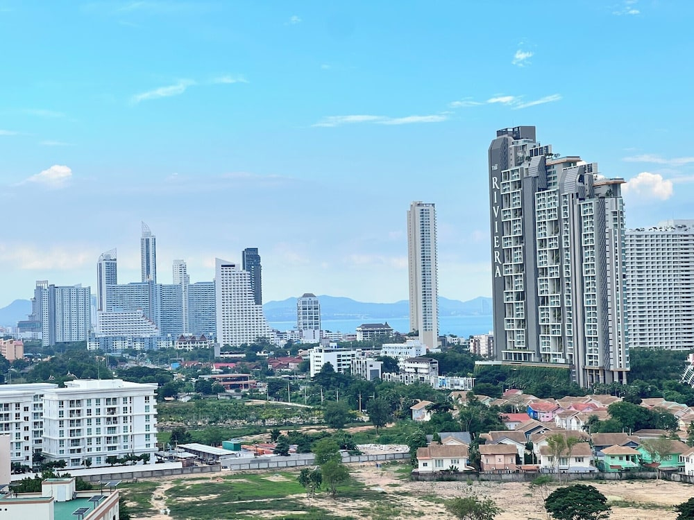 One-bedroom Sea-view Condo, 17th Floor Angket, Jomtien