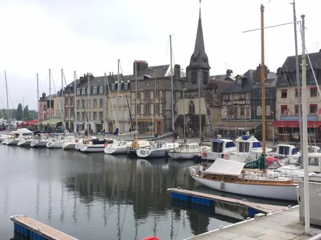 Maison de 2 chambres avec wifi a Honfleur