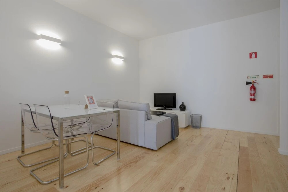 Bombarda Apartments by LovelyStay