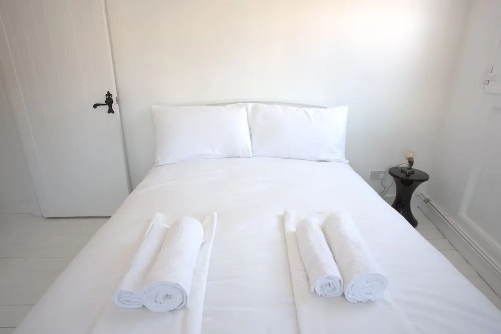 NEW Stunning and Stylish 2BD Victorian Warehouse