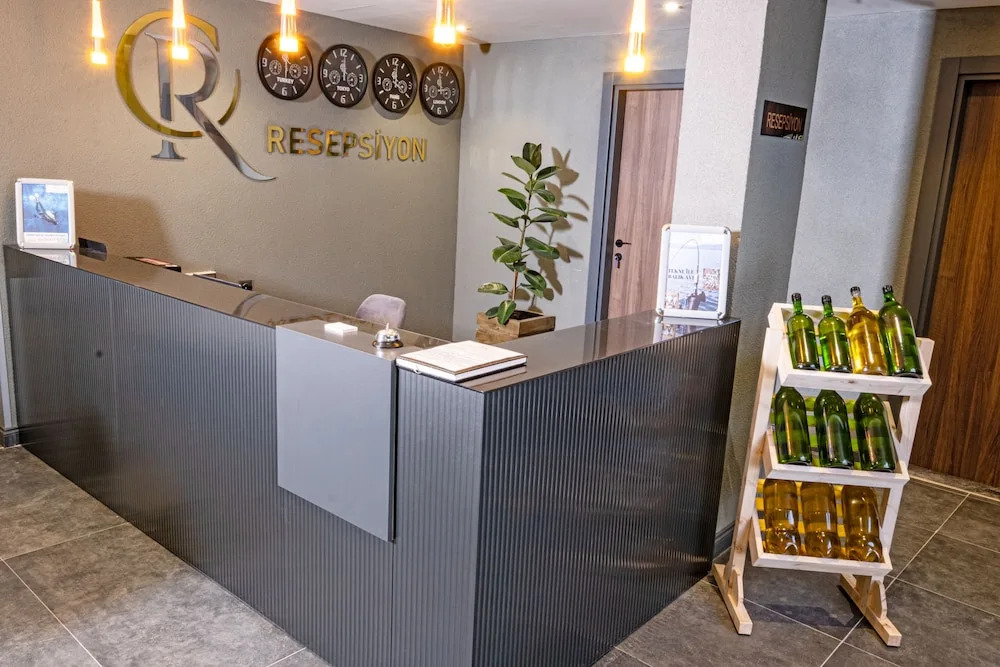 Candarli Iseo Hotel