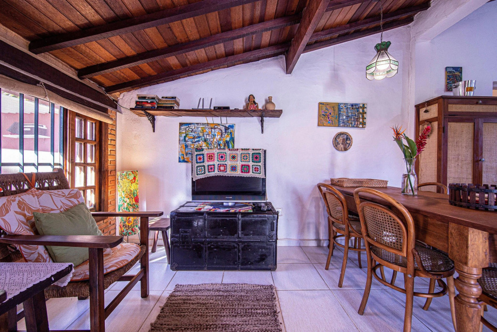 Casa Com Piscina A 100 M. De Camburizinho