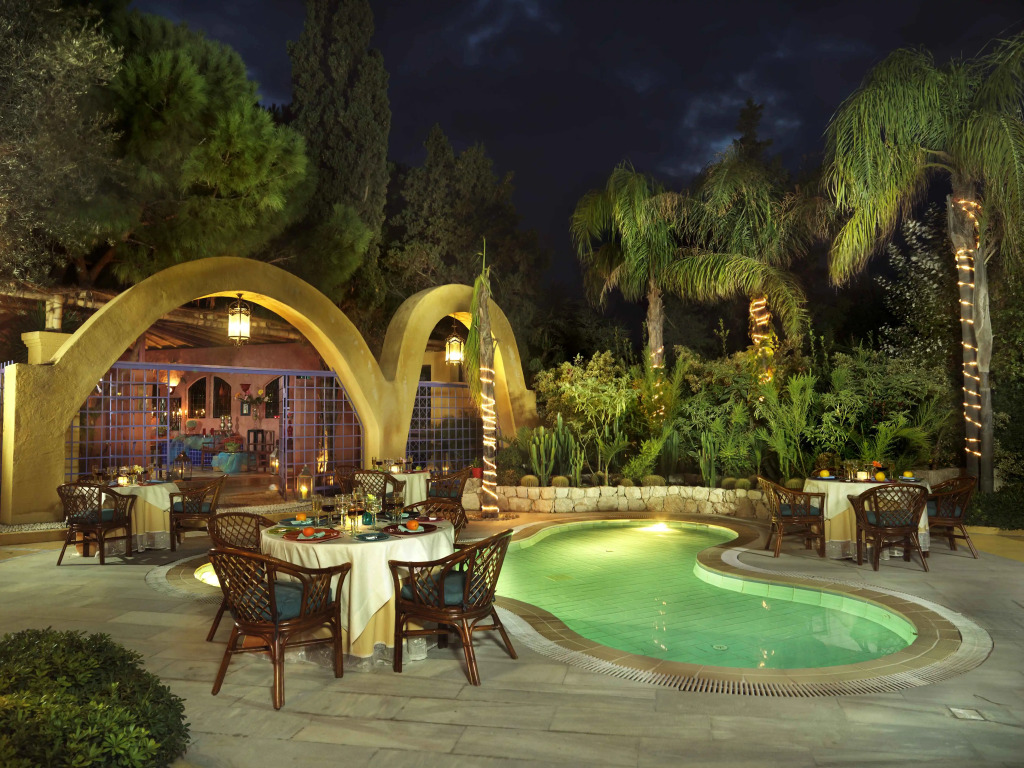 Dionysos Hotel